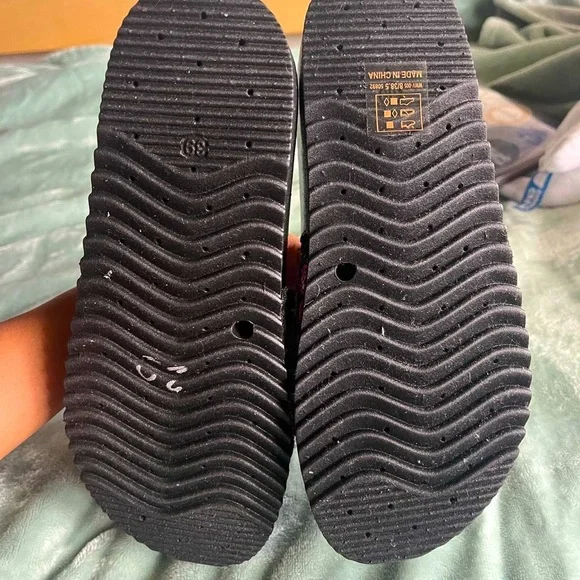 Women’s crochet black platform sandals size 8 - Picture 3 of 3